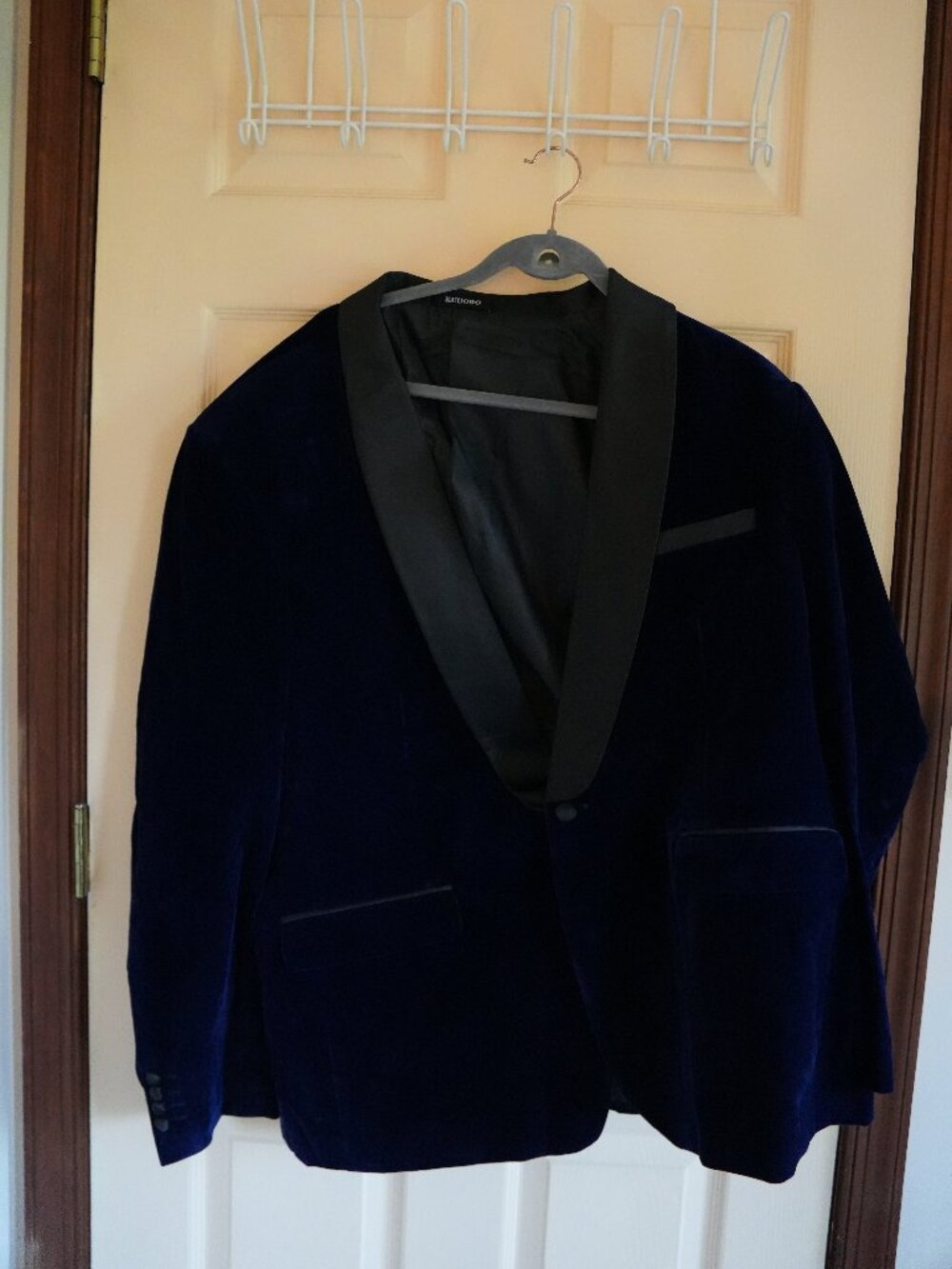 Kudoro Velvet Blazer/Tuxedo Jacket Size XL - in excellent condition